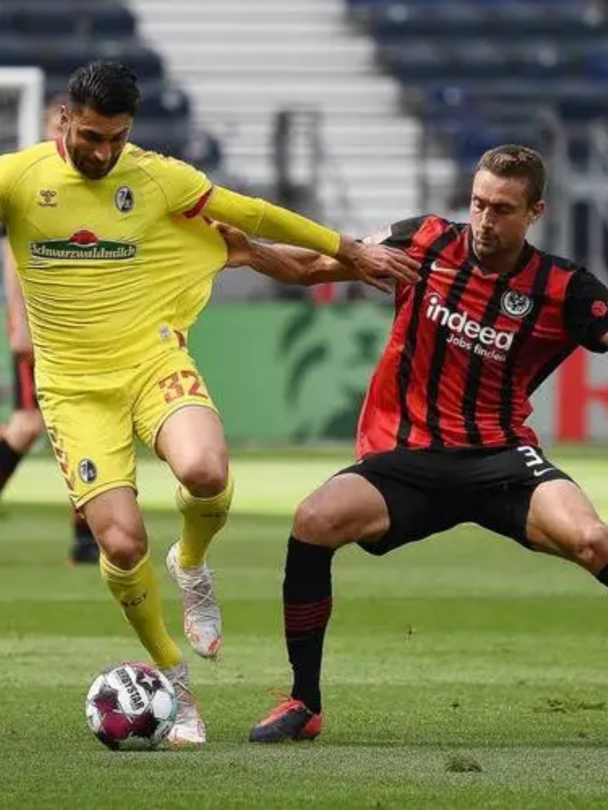 包含那不勒斯遭遇连败，晋级前景堪忧的词条