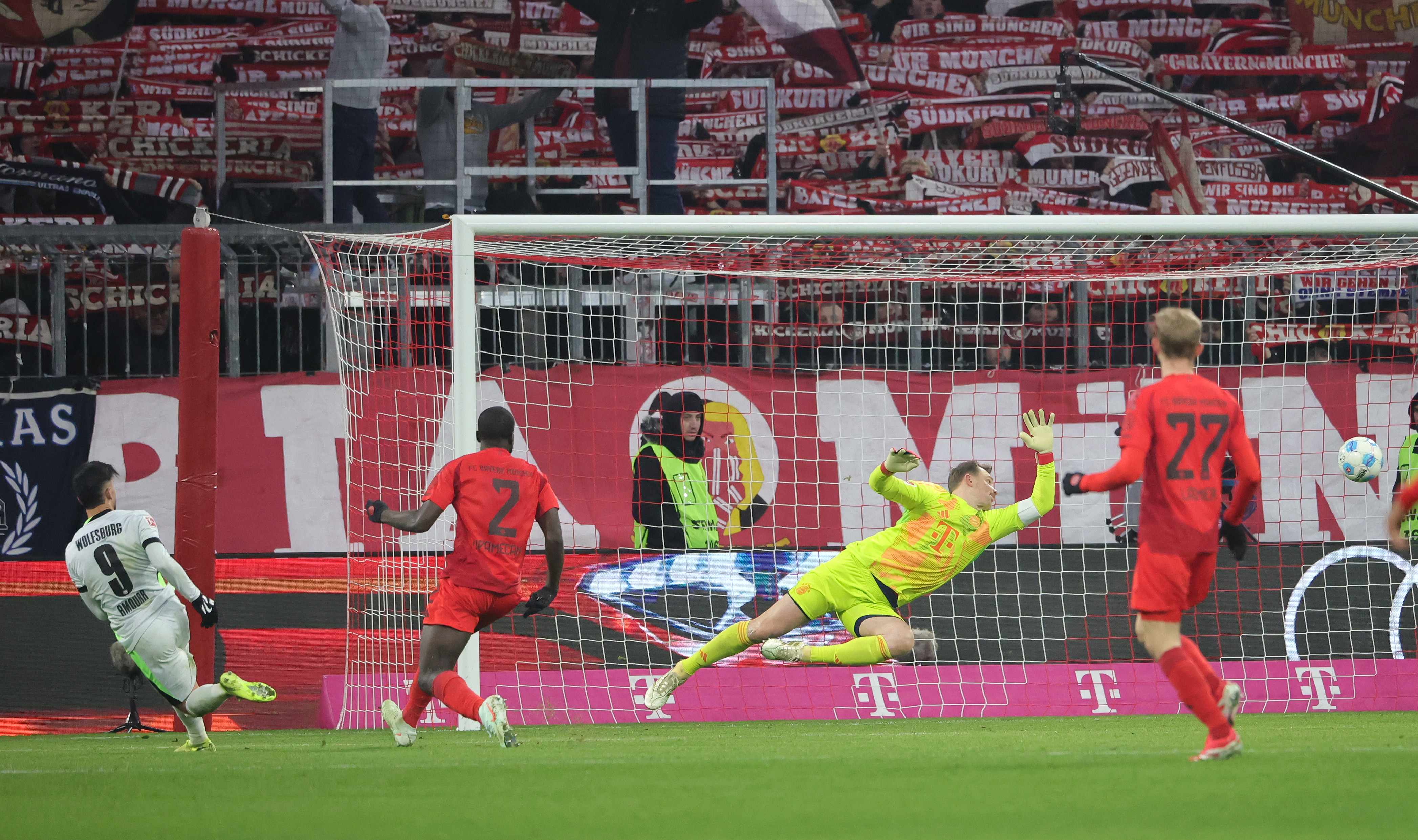 德国足球队在国际锦标赛中奋勇争先 德国足球队在国际锦标赛中奋勇争先