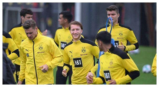 关于奥地利队势如破竹，向前冲刺的信息