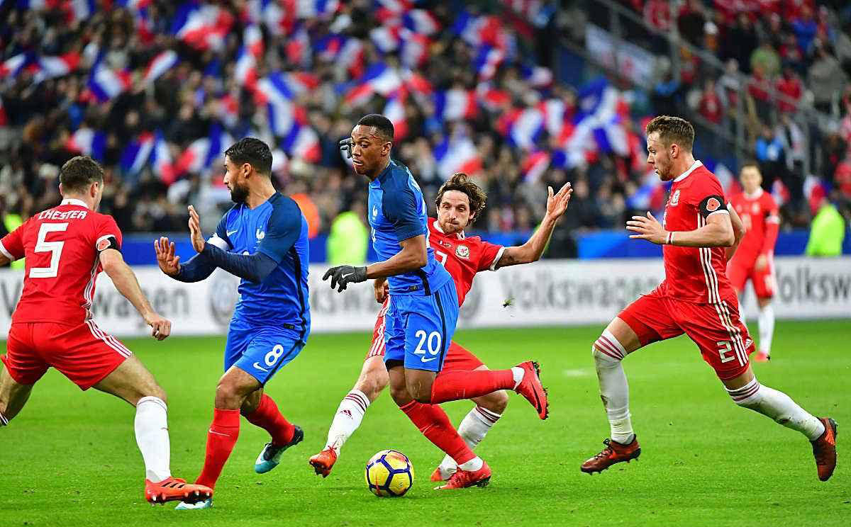 阿贾克斯遇到组织混乱，被对手击败