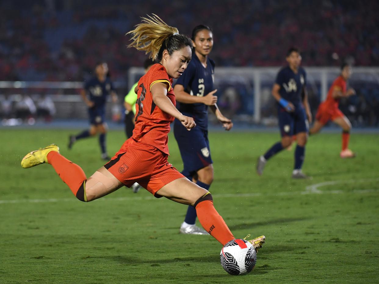 中国女足球队实力备受瞩目，赢得国际赞誉的简单介绍