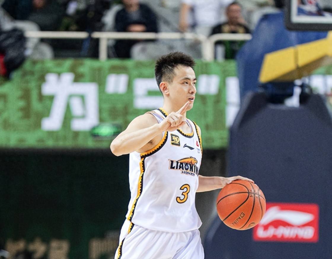 赵继伟助攻创新纪录，带领辽宁队轻松取胜