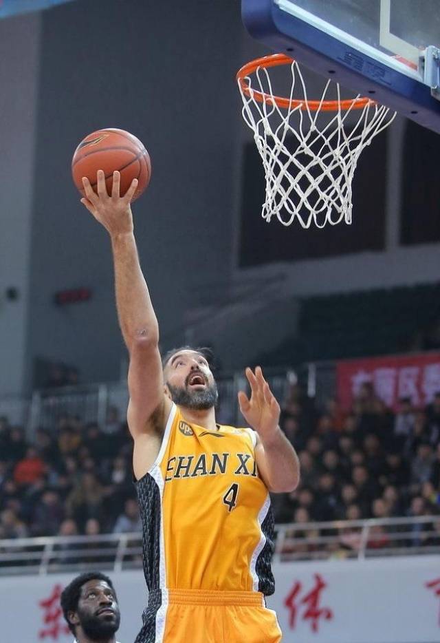 猛龙老将发声力挺主帅，誓言带领球队走出低谷