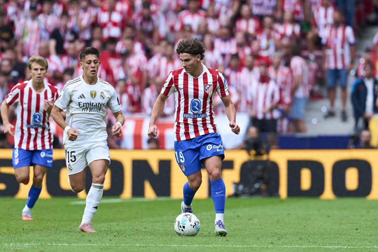 包含皇马惨遭逆转，客场失利令球迷失望的词条