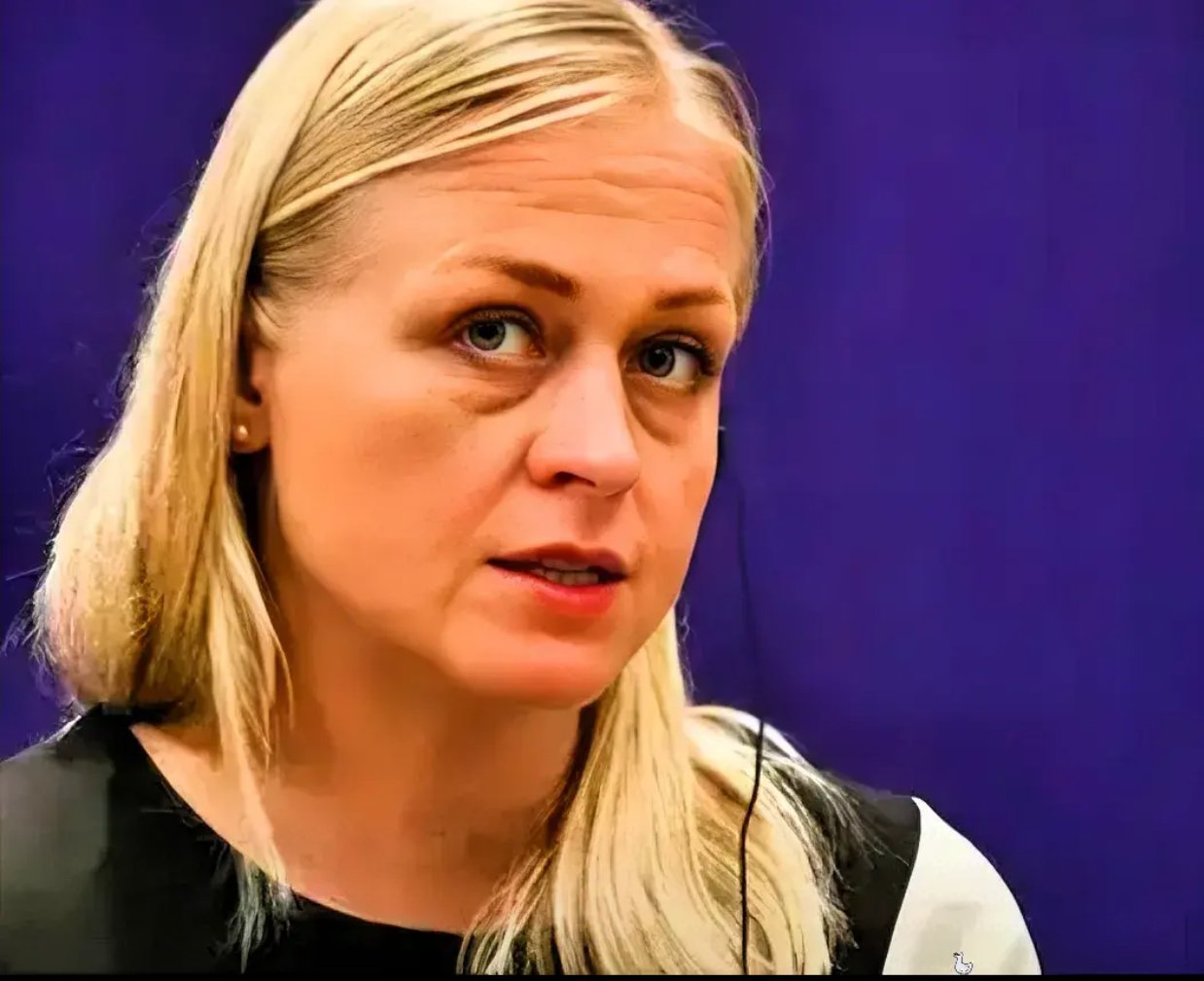 芬兰队逼平乌克兰，表现稳定的简单介绍