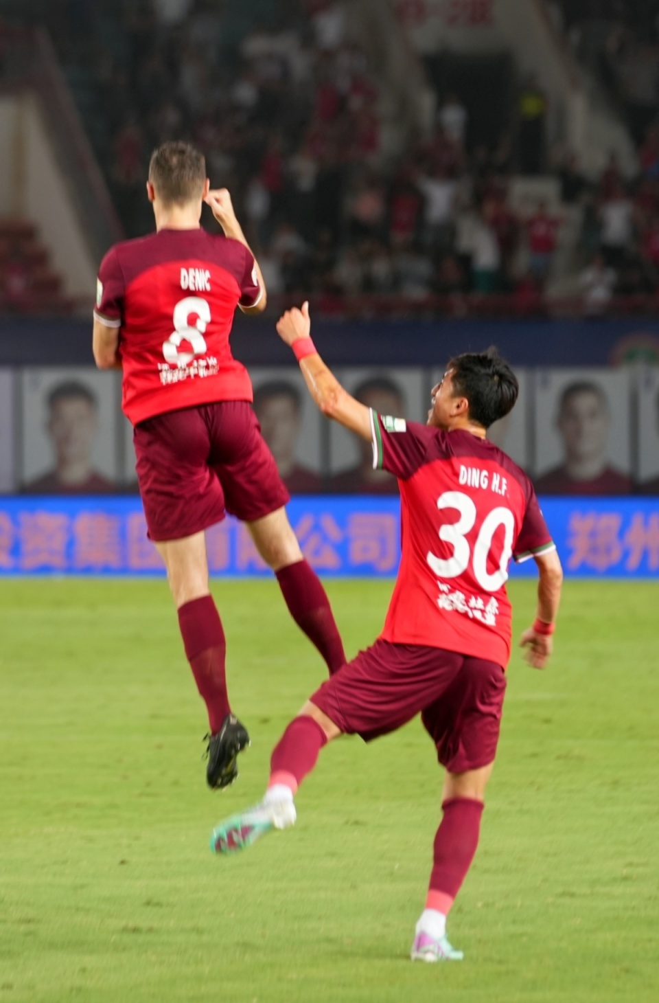 包含门将扑救绝杀，成为球队守门利器的词条