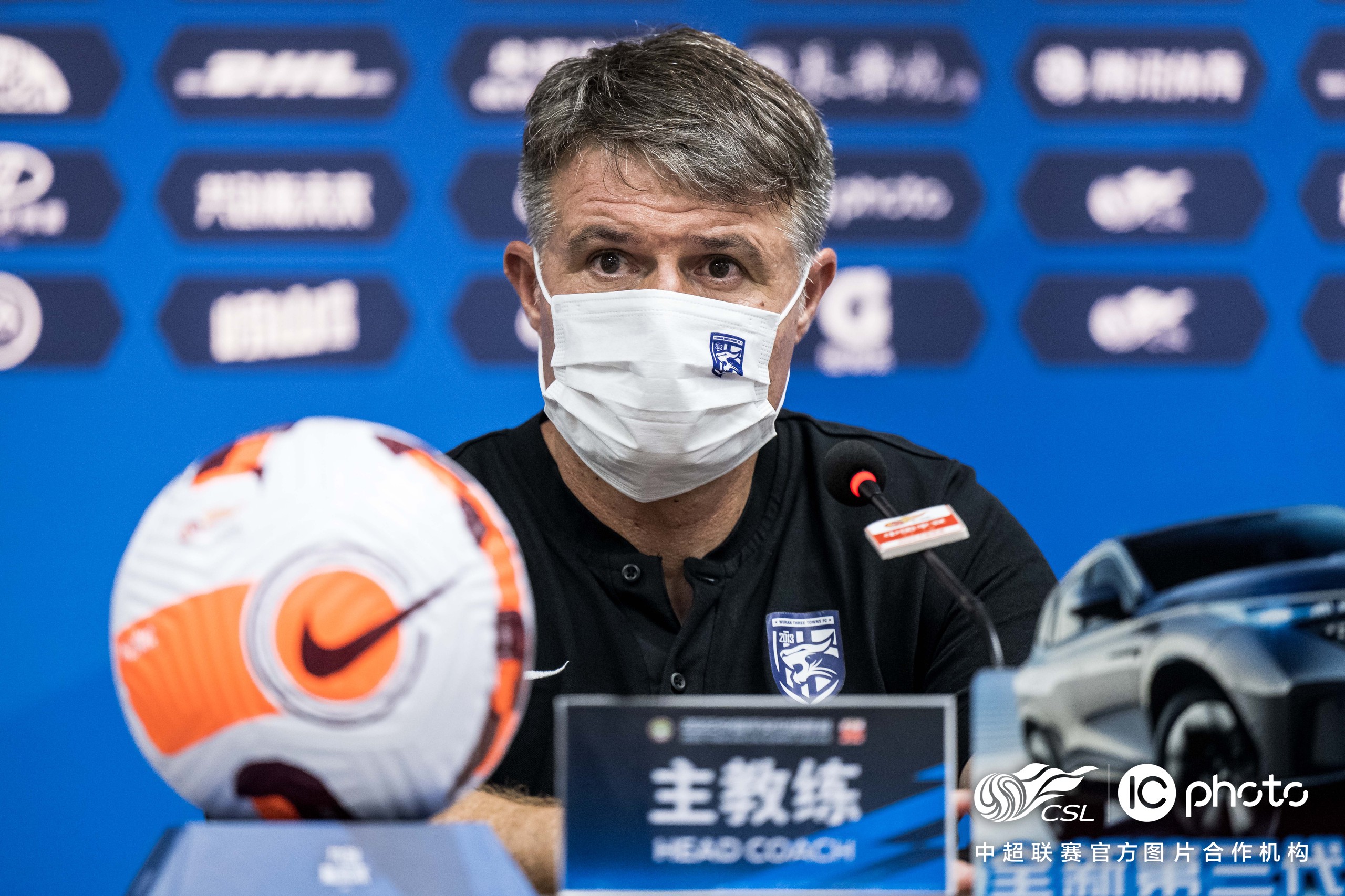 包含欧预赛展现的精彩战术：教练用智慧打造胜利的词条