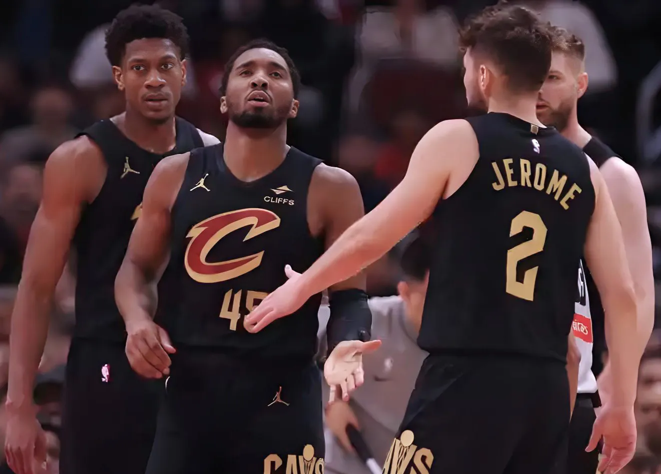 骑士主帅力挺年轻球员，带领球队获胜的简单介绍