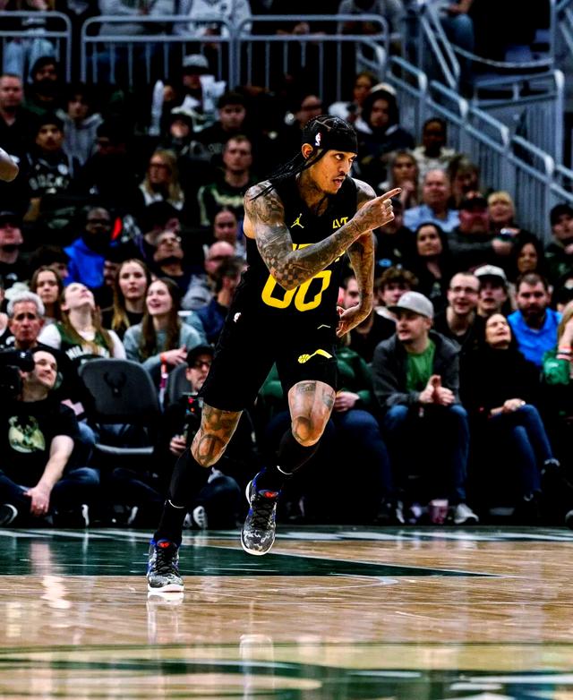 od体育馆-包含爵士队主场力克太阳，晋级西部总决赛的词条