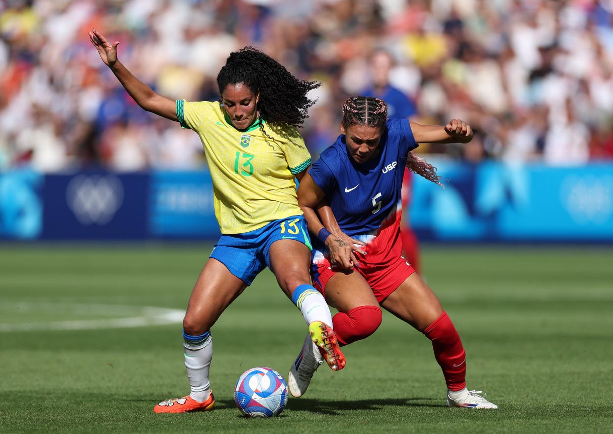 od体育在线-南美洲女足球赛争夺激烈