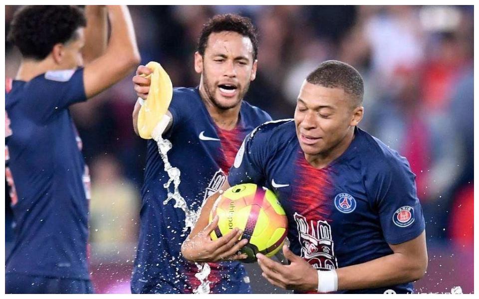 墨西哥逼平意大利，欧锦赛小组赛悬念仍存的简单介绍