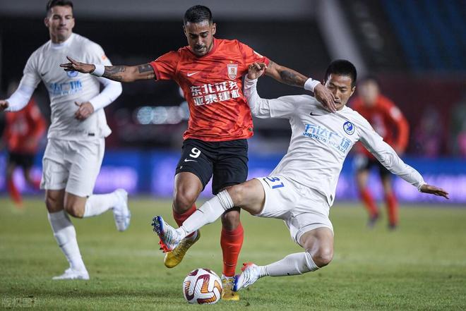 关于激烈对攻,球场上将掀起风云的信息 关于激烈对攻,球场上将掀起风云的信息