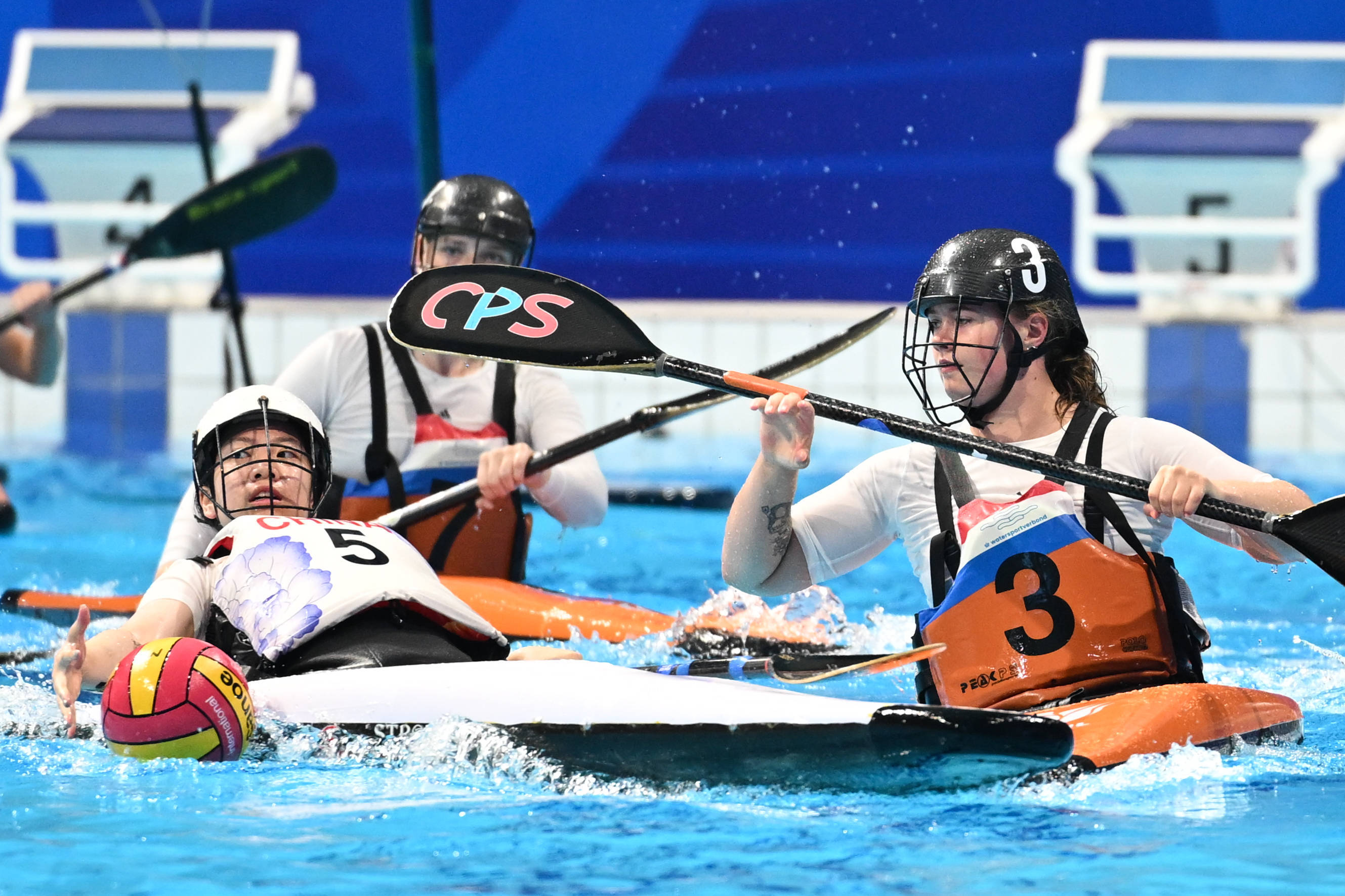 关于赛艇比赛新西兰选手速度优势明显，夺冠的信息