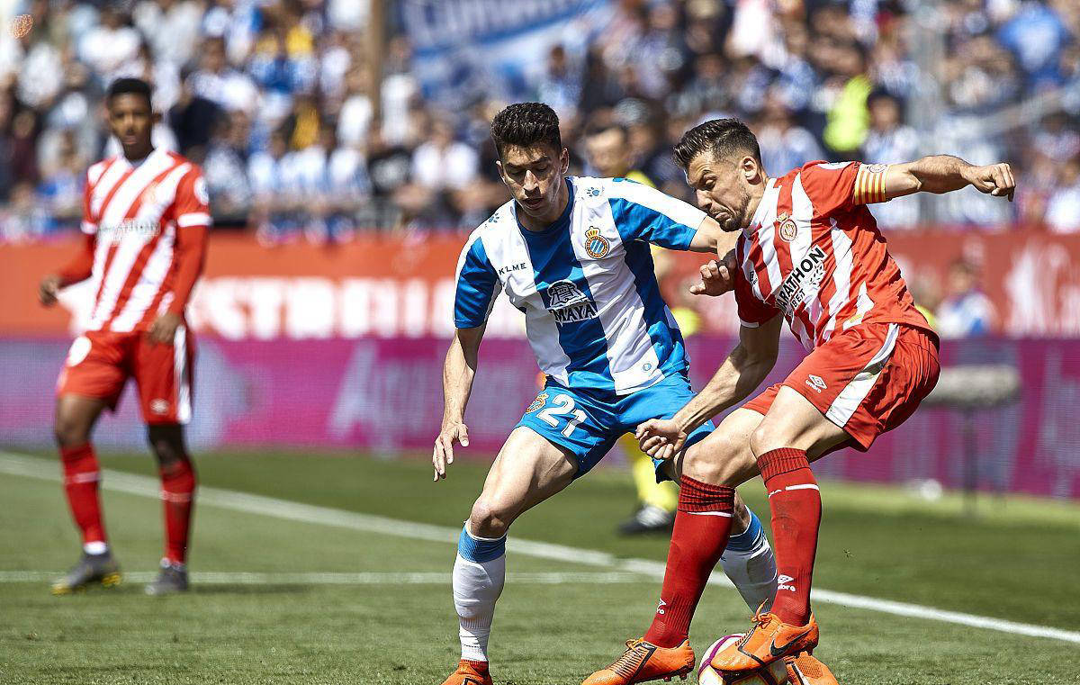 阿拉维斯在客场击败对手实现连胜